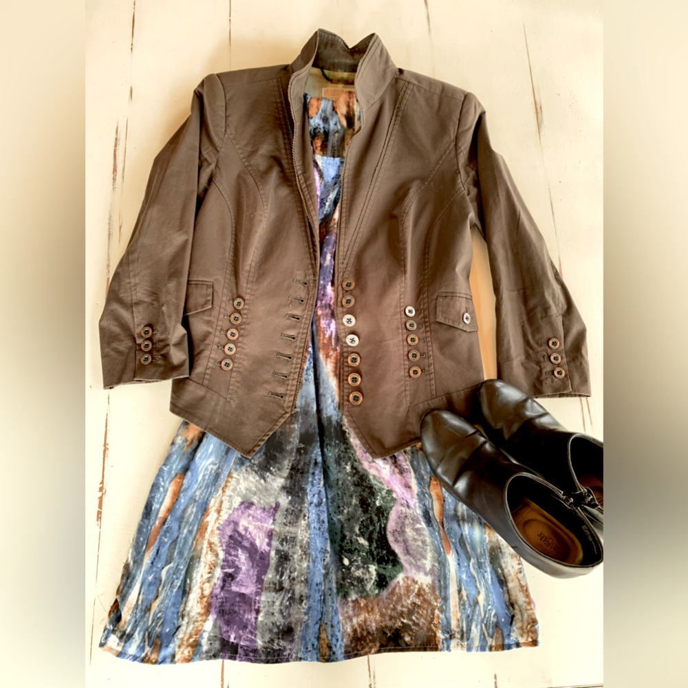 Vintage Michael Kors Brown Blazer with 3/4 sleeves & unique button detail Size 6 - Picture 5 of 11